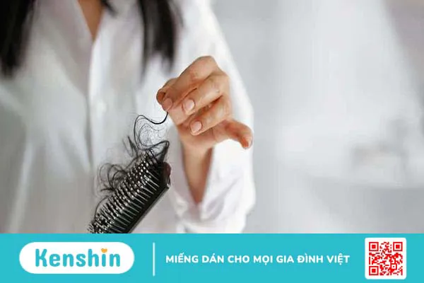 Sau sinh bao lâu thì được chải tóc? Tại sao bị rụng tóc sau sinh?