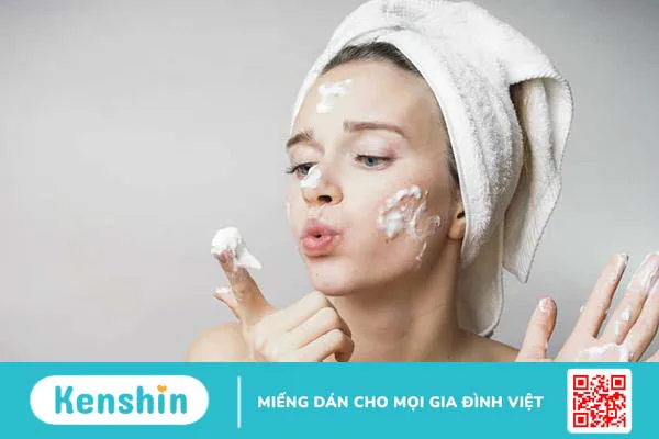 Sau sinh bao lâu thì được dùng sữa rửa mặt? Cách chọn sữa rửa mặt tốt