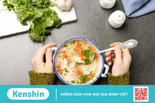 Sau sinh mổ có được ăn thịt gà? Sau sinh mổ bao lâu thì ăn được thịt gà?