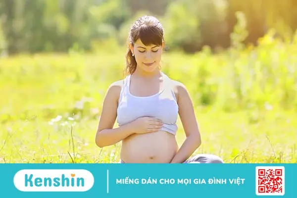 Series ảnh: Hướng dẫn 10 bài tập yoga qua ảnh cho bà bầu để mẹ con cùng khỏe