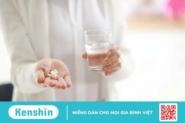 Sốt phát ban ở người lớn có lây không? Triệu chứng, nguyên nhân, điều trị