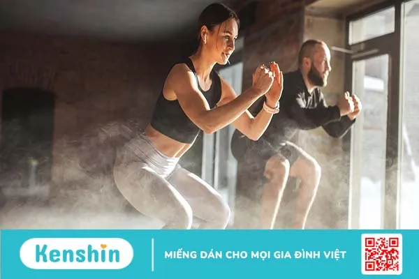 Squat là gì? Lợi ích, rủi ro và lưu ý khi tập squat