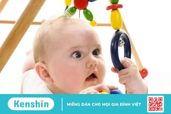 Sự phát triển của trẻ 6 tháng tuổi: Tất tần tật những điều cần biết