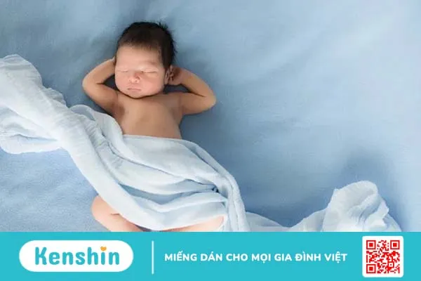 Sự phát triển của trẻ sơ sinh 1 tháng tuổi và những lưu ý khi chăm sóc bé