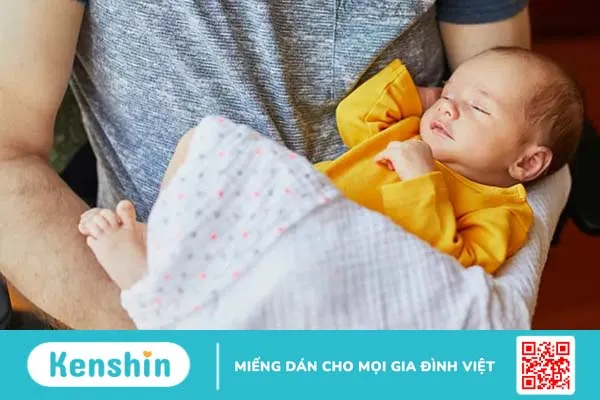 Sự phát triển của trẻ sơ sinh 1 tuần tuổi và cách chăm sóc bé yêu