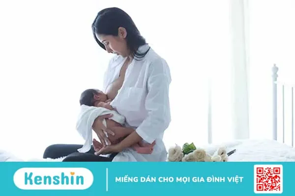 Sự phát triển của trẻ sơ sinh 2 tuần tuổi và lưu ý cần nhớ