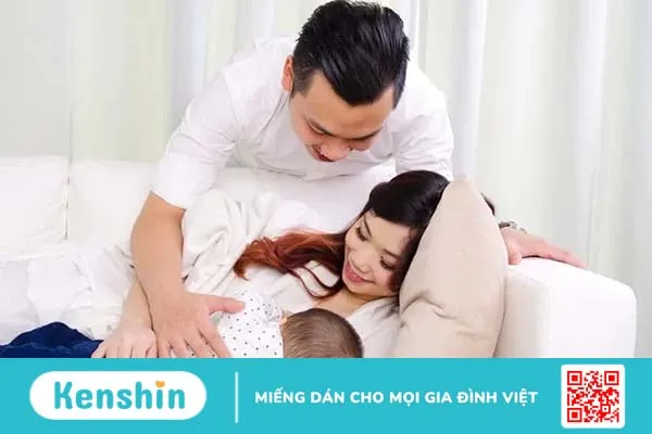 Sữa mẹ có lẫn máu có thể tiếp tục cho bé bú?