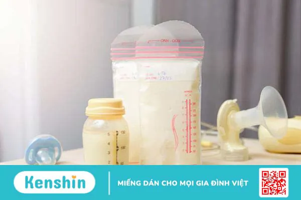 Sữa mẹ để ngoài được bao lâu, để tủ lạnh được bao lâu? Mẹ cần lưu ý gì?