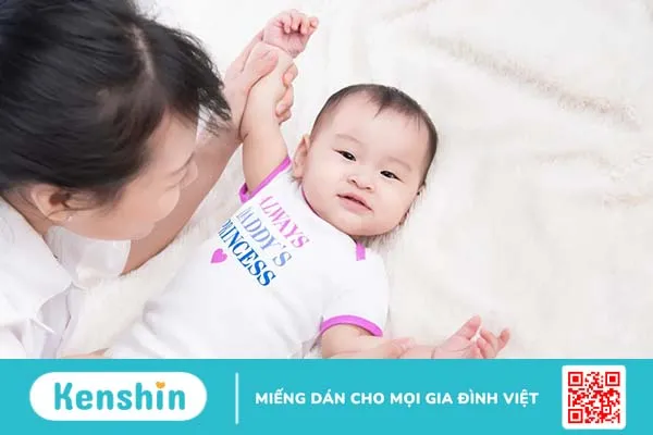 Tắc tuyến lệ ở trẻ sơ sinh: Dấu hiệu, nguyên nhân và cách chữa