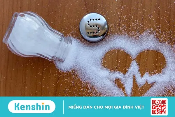 Tại sao ăn mặn lại tăng huyết áp? Nên ăn bao nhiêu muối là tốt?