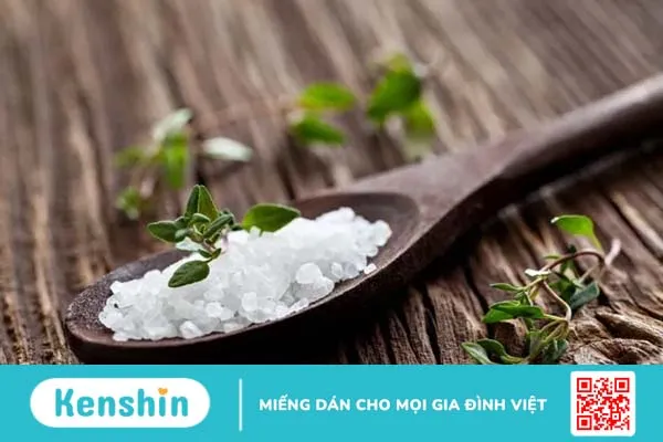 Tại sao ăn mặn lại tăng huyết áp? Nên ăn bao nhiêu muối là tốt?