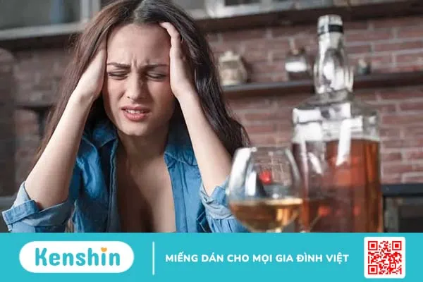 Tại sao uống rượu lại đau đầu? Cách xử lý cơn đau đầu hiệu quả