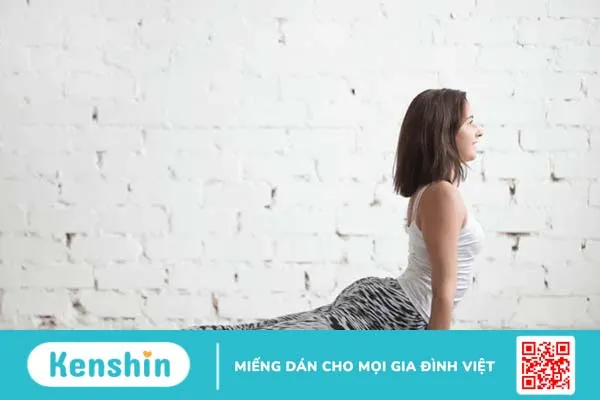 Tập tư thế con cá sấu trong yoga để thư giãn