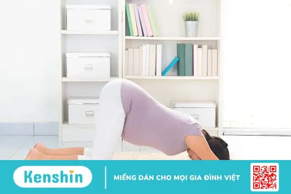 Thai ngôi ngang: Mẹ nên làm gì để thai nhi xoay về ngôi thuận?