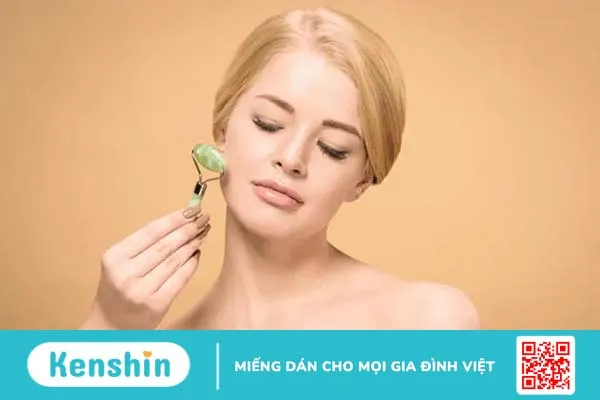 Thanh lăn massage mặt: “Dụng cụ tập thể dục” bé xinh