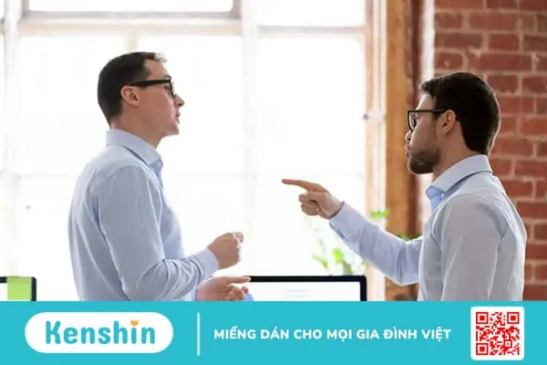 Thao túng tâm lý là gì? 7 dấu hiệu nhận biết và cách đối phó