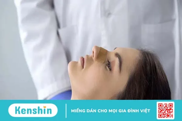 Thủng vách ngăn mũi là gì và cách điều trị