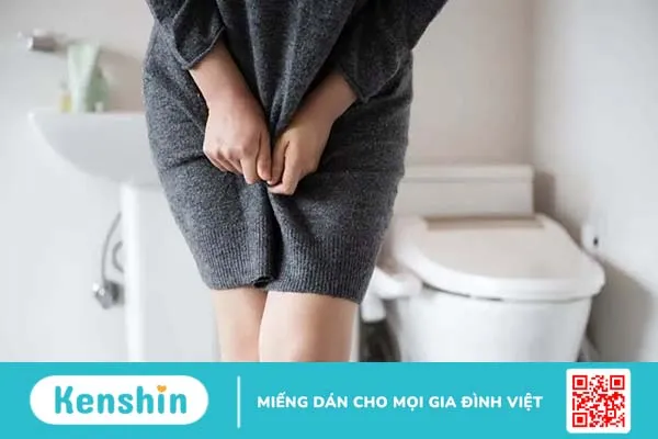 Tiểu buốt tiểu rắt ra máu ở nữ do đâu? Biến chứng và cách điều trị là gì?