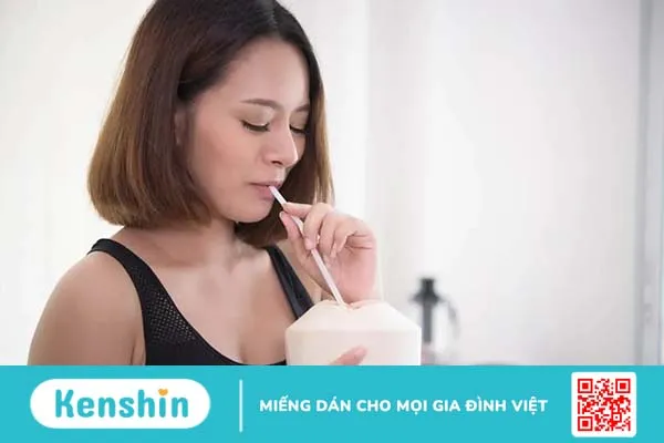 Tiểu đường thai kỳ uống nước dừa được không? Cách uống an toàn là gì?