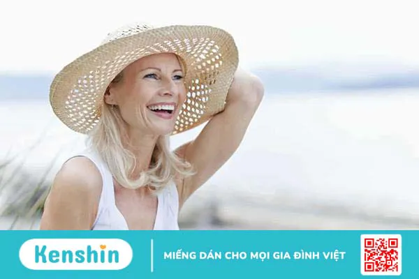 Tinh dầu hoa hồng: Công dụng tuyệt vời, cách làm đơn giản