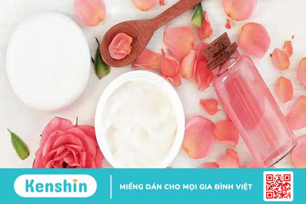 Tinh dầu hoa hồng: Công dụng tuyệt vời, cách làm đơn giản