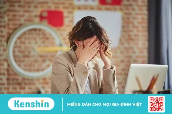 Tóc rụng nhiều ở nữ phải làm sao? Cách điều trị rụng tóc hiệu quả