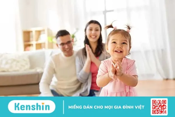 Trẻ 1 tuổi biết làm gì? Bí quyết giúp bé phát triển vượt trội hơn