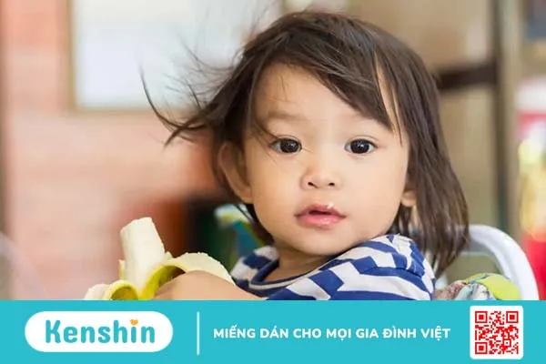 Trẻ 1 tuổi uống bao nhiêu sữa mỗi ngày? Loại sữa nào phù hợp cho bé?