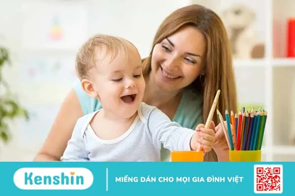 Trẻ 22 tháng tuổi: Sự phát triển thể chất, ngôn ngữ, nhận thức và cảm xúc