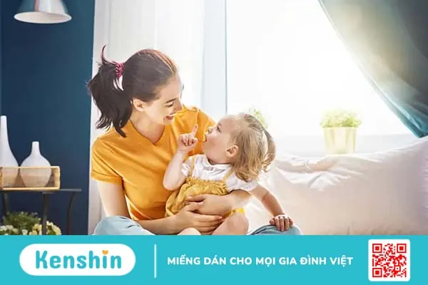 Trẻ 22 tháng tuổi: Sự phát triển thể chất, ngôn ngữ, nhận thức và cảm xúc