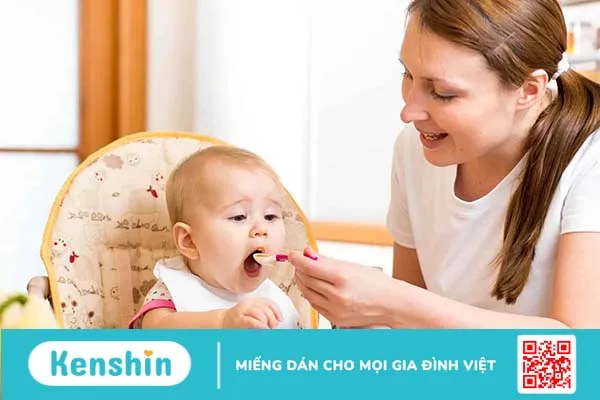 Trẻ 9 tháng tuổi biết làm gì? Sự phát triển thể chất, nhận thức, ngôn ngữ