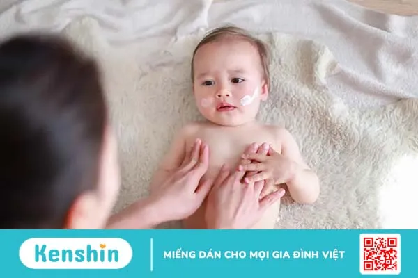 Trẻ bị chàm ở má: Dấu hiệu và cách chăm sóc cho bé mà mẹ cần biết