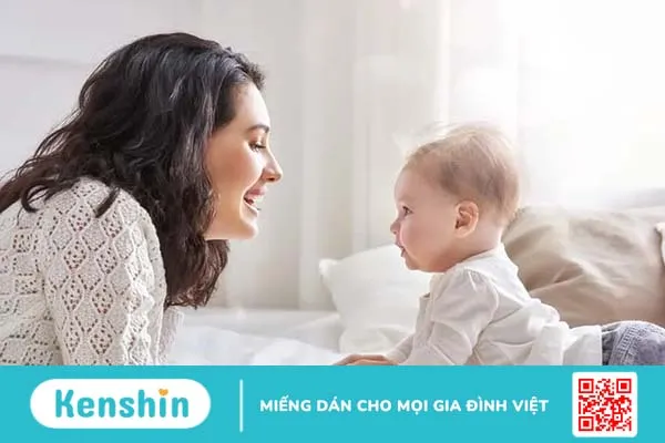 Trẻ bị khô môi, nứt môi chảy máu là bệnh gì? Nguyên nhân và cách trị