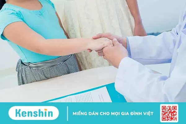 Trẻ bị ong đốt sưng to – Cách xử lý nhanh tại nhà bạn cần biết