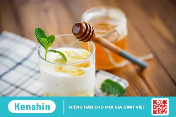 Trẻ bị tay chân miệng nên ăn gì và kiêng ăn gì để mau khỏi bệnh?