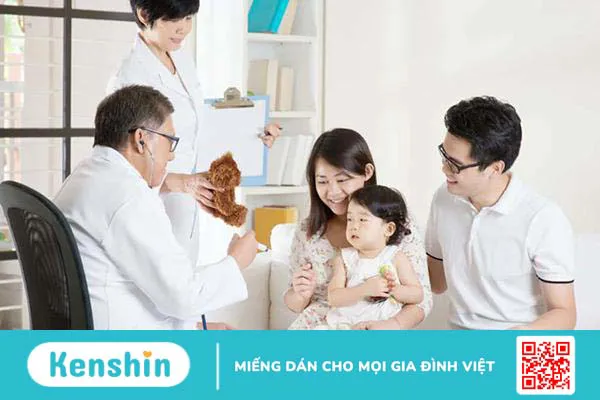 Trẻ đi tiêm phòng về quấy khóc nguyên nhân do đâu, phòng ngừa thế nào?