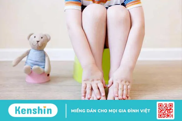 Trẻ đi tiểu nhiều lần trong ngày có đáng lo? Do sinh lý, tâm lý hay bệnh lý?