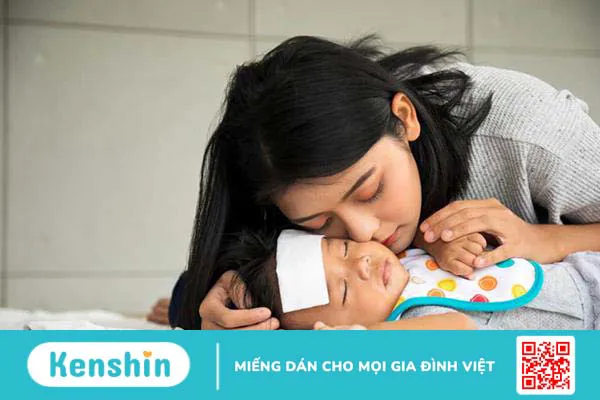 Trẻ em tiêm vắc xin 6 trong 1 có sốt không? Tác dụng phụ và cách chăm sóc trẻ sau khi tiêm