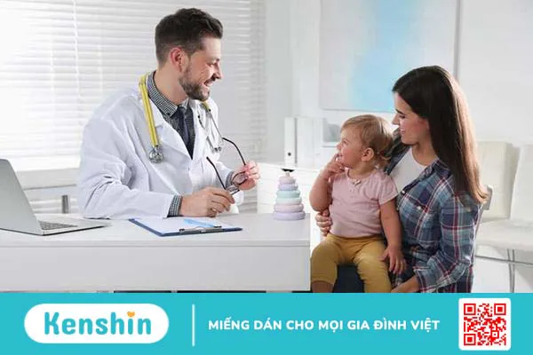 Trẻ mấy tháng biết đứng? Tìm hiểu ngay để không bỏ lỡ mốc phát triển của con