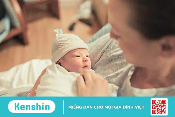 Trẻ nhỏ, trẻ sơ sinh bị nóng đầu nhưng không sốt – Làm sao để hạ nhiệt cho trẻ?