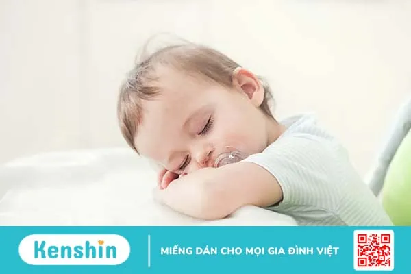 Trẻ nổi mẩn quanh miệng là bị bệnh gì? Mẹ nên xử lý như thế nào?