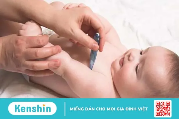 Trẻ sơ sinh bị ho: Bố mẹ nên làm gì? Khi nào cần đưa trẻ đi khám?