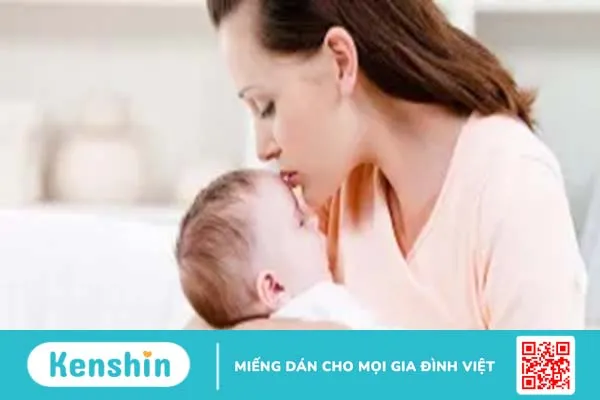 Trẻ sơ sinh bị ho: Bố mẹ nên làm gì? Khi nào cần đưa trẻ đi khám?