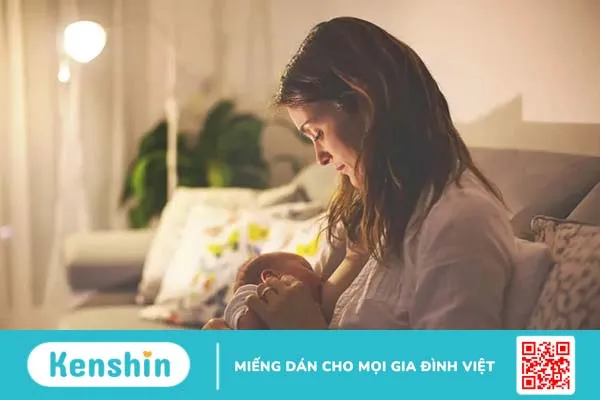 Trẻ sơ sinh bị nghẹt mũi về đêm, ba mẹ có nên lo lắng?