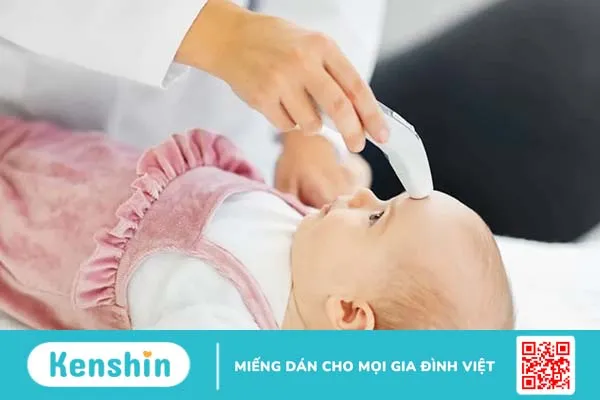 Trẻ sơ sinh bị sốt phải làm sao? Cẩm nang chăm sóc trẻ sơ sinh bị sốt