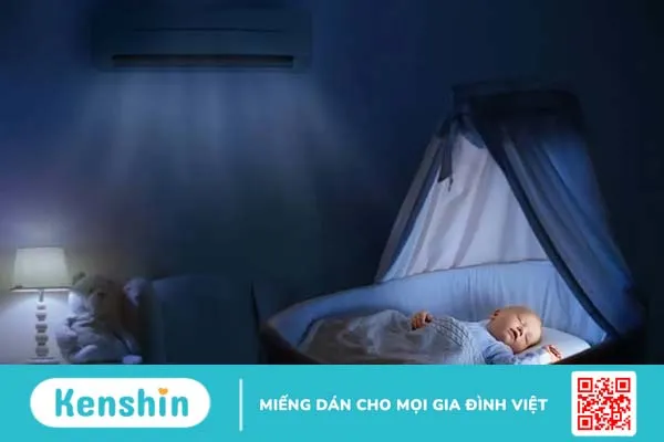 Trẻ sơ sinh có nên nằm điều hòa không? Mẹ cần lưu ý gì?