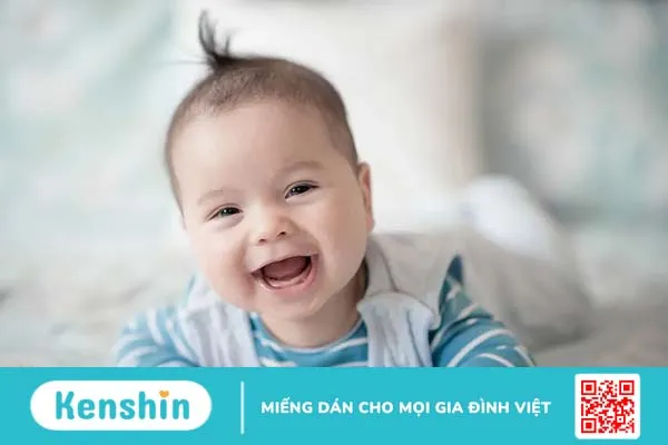 Trẻ sơ sinh đổ mồ hôi đầu có bình thường không?