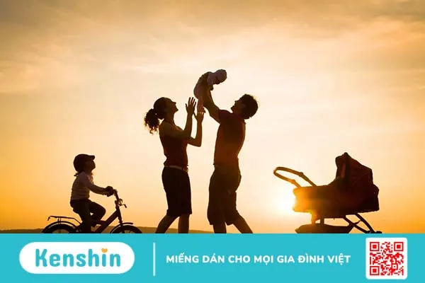 Trẻ sơ sinh mấy tháng cho ra ngoài trời? 8 lưu ý dành cần nhớ