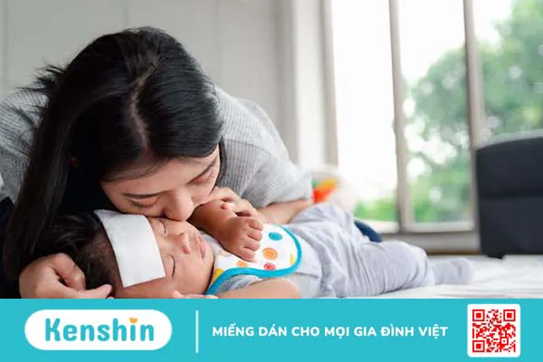 Trẻ tiêm mũi 5 trong 1 bị sốt bao lâu? Cách chăm sóc bé bị sốt sau tiêm