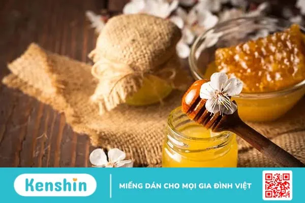 Trị dị ứng da mặt bằng mật ong và những điều cần lưu ý